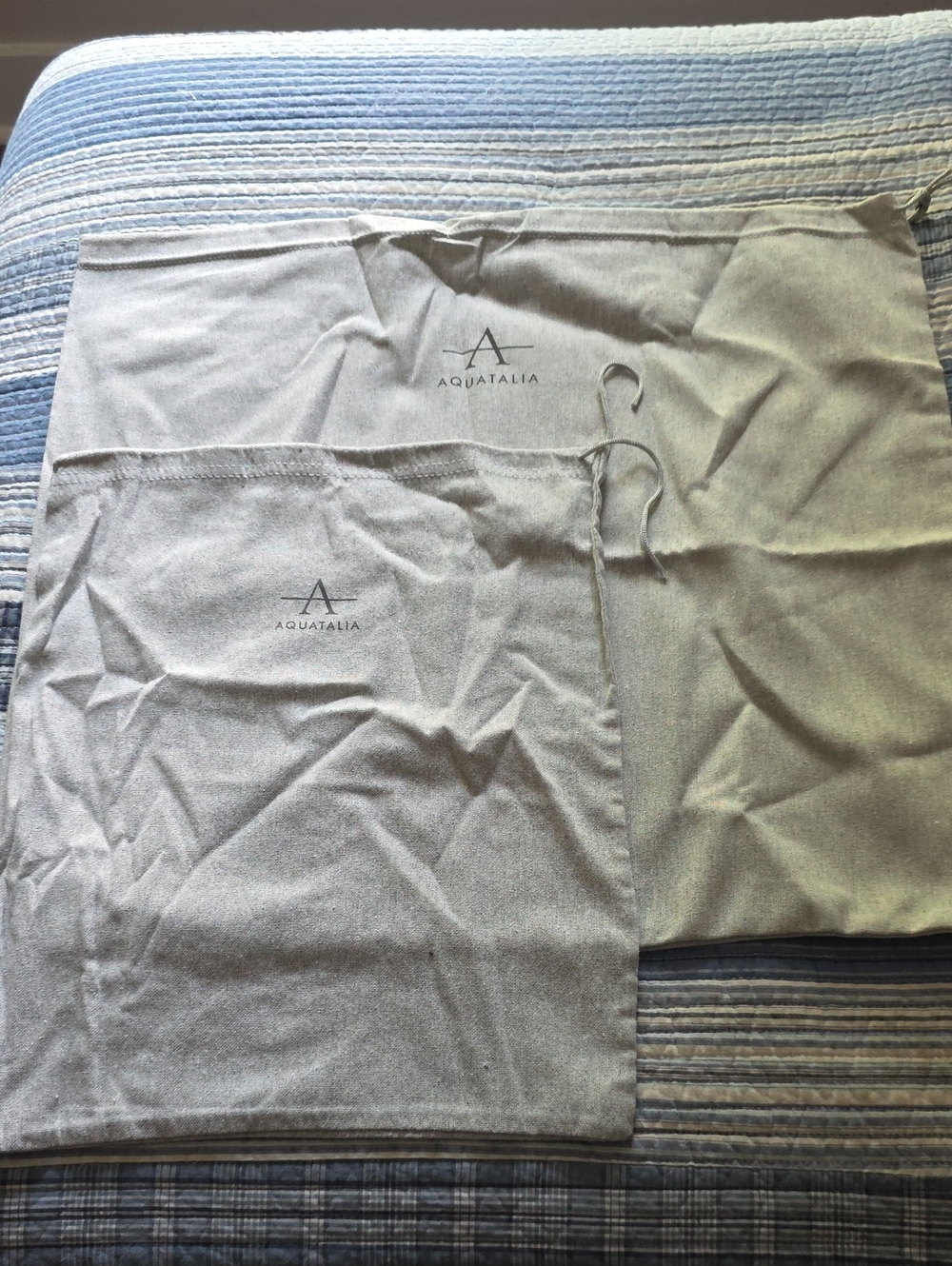 2 Aquatalia Dust Bags in Light Gray.  13x16 And 20x20".  Like New.  No Stains.